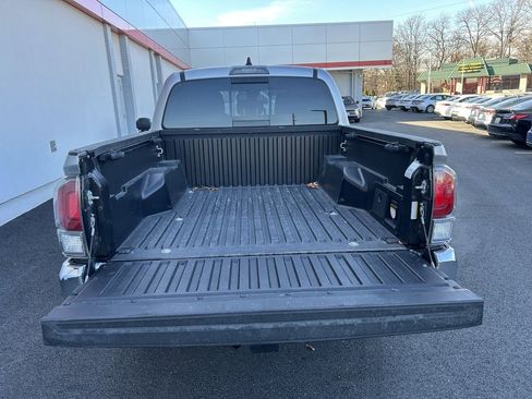 Certified 2023 Toyota Tacoma TRD Off-Road image 12