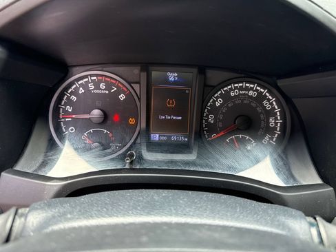 Used 2020 Toyota Tacoma SR w/ SR Convenience Package RWD image 13