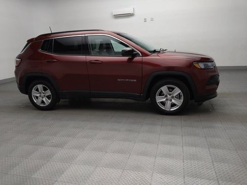 Used 2022 Jeep Compass Latitude image 11