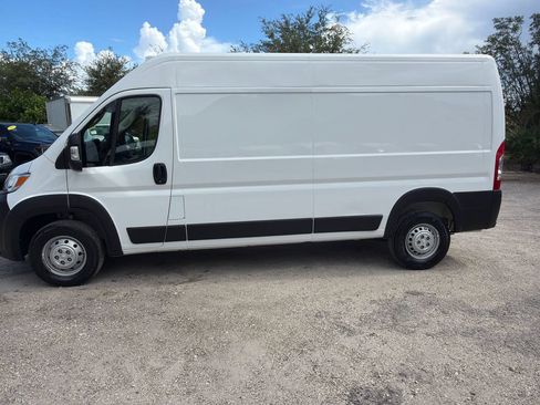 Used 2025 RAM ProMaster 2500 w/ Convenience Group FWD image 2