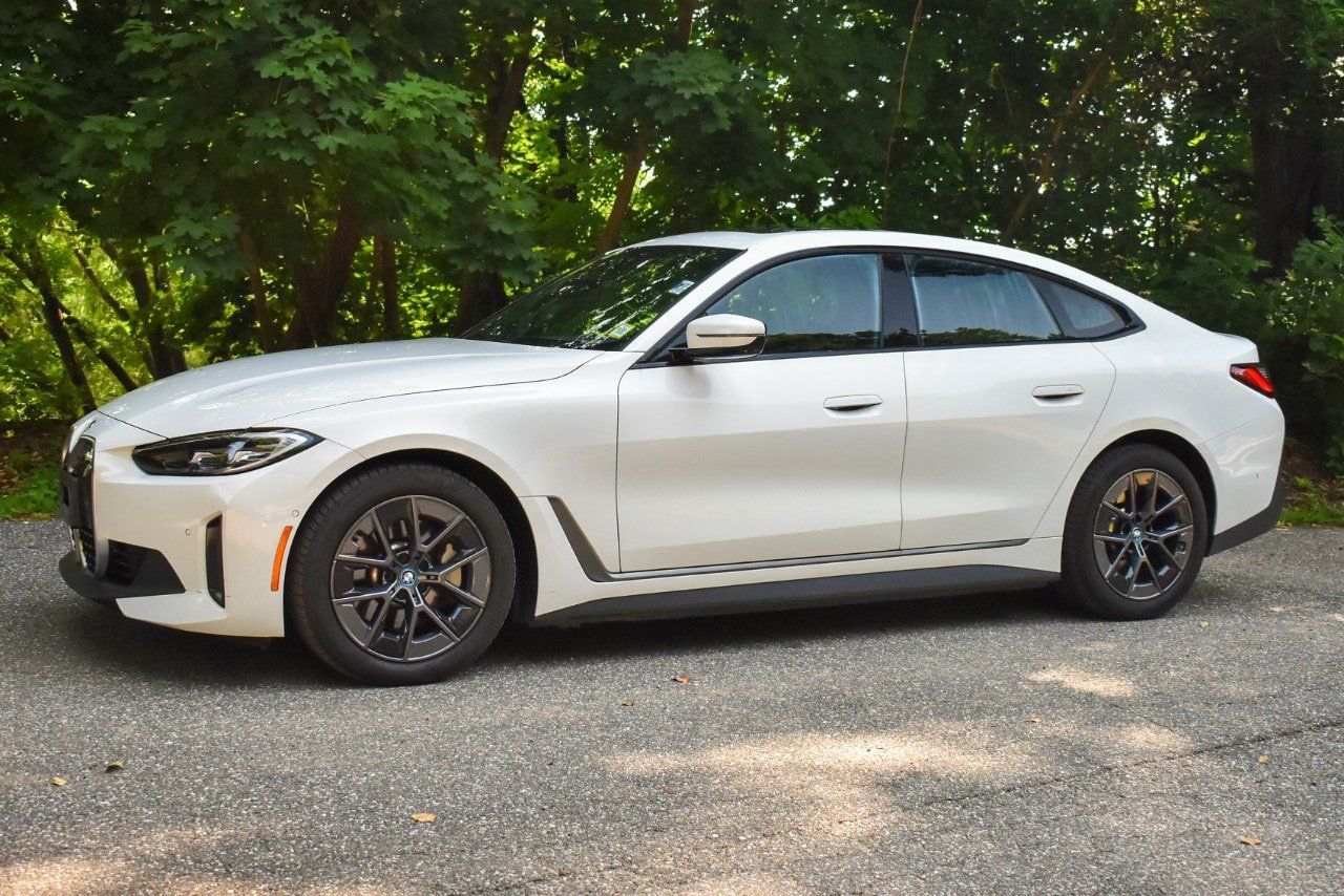 Used 2023 BMW i4 eDrive35 w/ Premium Package RWD image 3