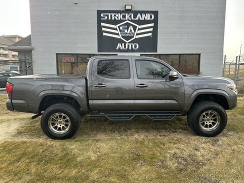 Used 2023 Toyota Tacoma SR5 image 5
