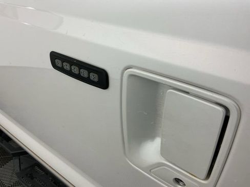 Used 2011 Ford F350 Lariat w/ Chrome Pkg image 11