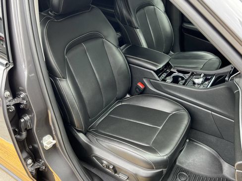 Used 2023 Jeep Grand Cherokee L Limited w/ Luxury Tech Group II image 23