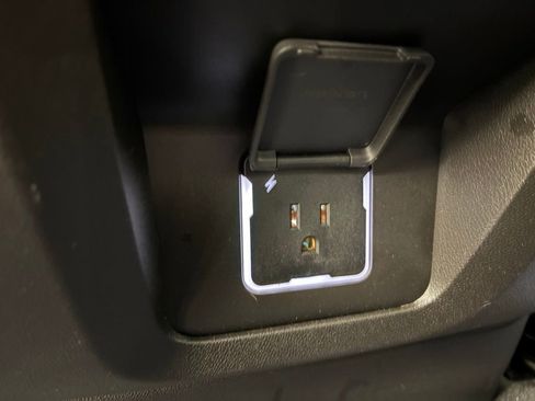 Used 2024 Chevrolet Suburban High Country w/ Premium Package image 42