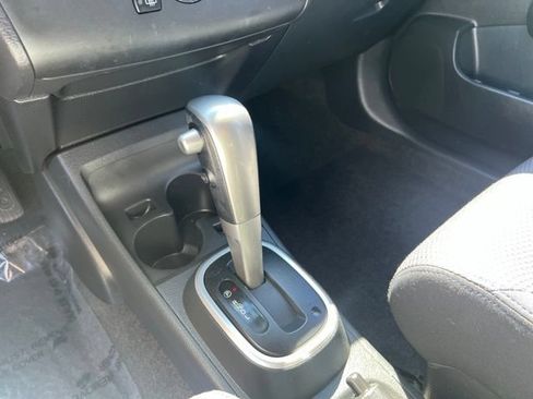 Used 2009 Nissan Versa Hatchback FWD image 19