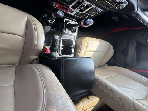 Used 2018 Jeep Wrangler Unlimited Rubicon w/ Uconnect 4C Nav & Sound Group AWD/4WD image 23