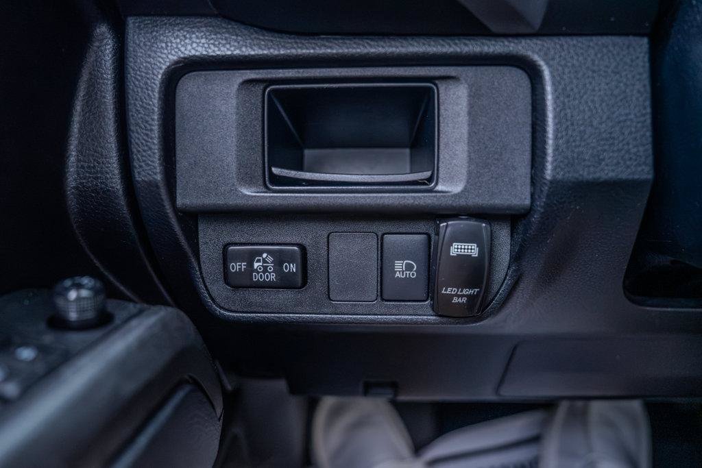 Used 2019 Toyota Tacoma SR5 AWD/4WD image 36