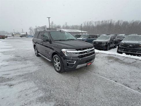 Used 2024 Ford Expedition Limited image 8