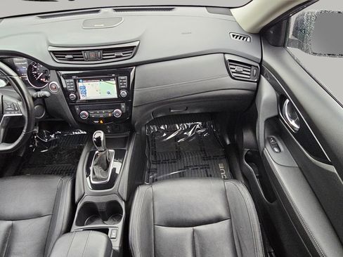 Used 2017 Nissan Rogue SL w/ SL Premium Package image 4