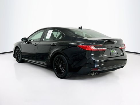 Used 2025 Toyota Camry SE FWD image 5