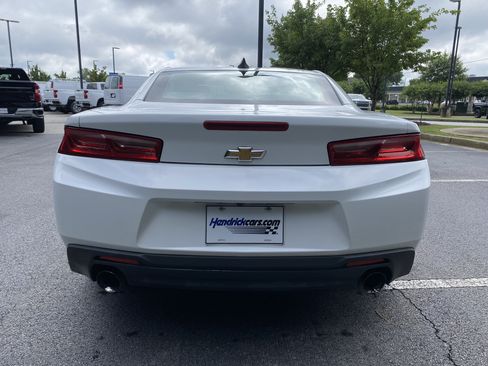 Used 2018 Chevrolet Camaro LT RWD image 8