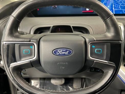Used 2025 Ford Expedition Platinum AWD/4WD image 25
