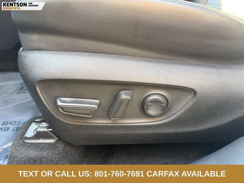 Used 2025 Toyota Highlander XLE AWD/4WD image 29