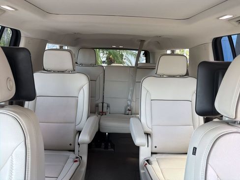 Used 2024 GMC Yukon XL Denali w/ Denali Reserve Package AWD/4WD image 14