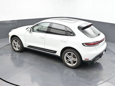 Used 2024 Porsche Macan AWD/4WD image 43