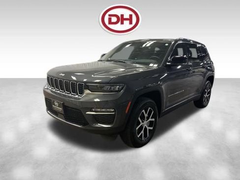 Used 2025 Jeep Grand Cherokee Limited w/ Trailer Tow Package image 7