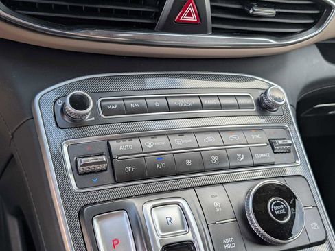 Used 2023 Hyundai Santa Fe SEL w/ Premium Package image 15