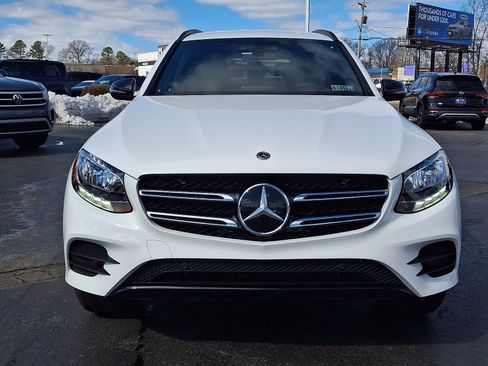 Used 2019 Mercedes-Benz GLC 300 4MATIC image 2