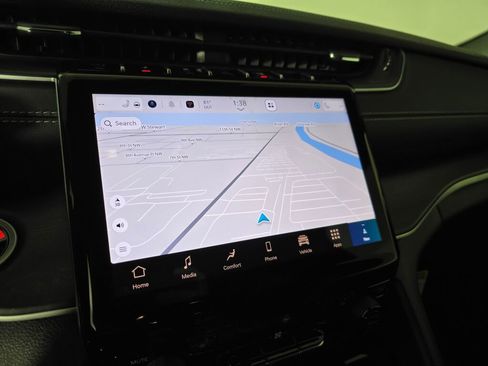 New 2025 Jeep Grand Cherokee Limited w/ Black Appearance Package image 21