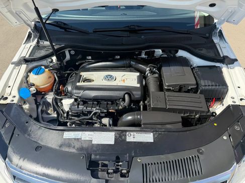 Used 2013 Volkswagen CC Sport FWD image 8
