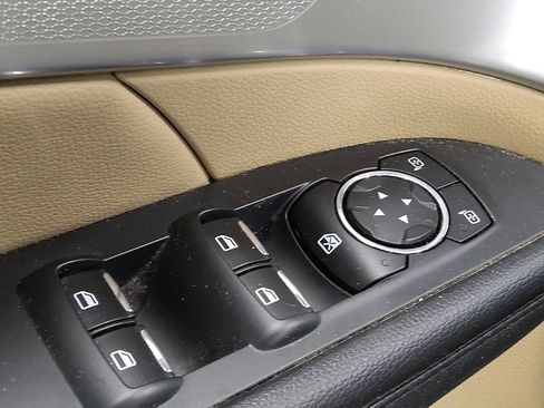 Used 2017 Ford Explorer XLT w/ Equipment Group 201A image 27