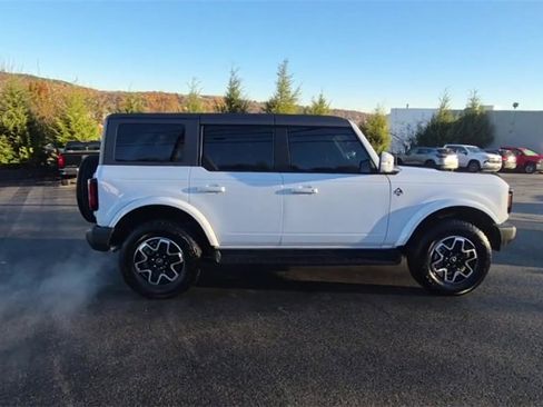 Used 2025 Ford Bronco Outer Banks image 3