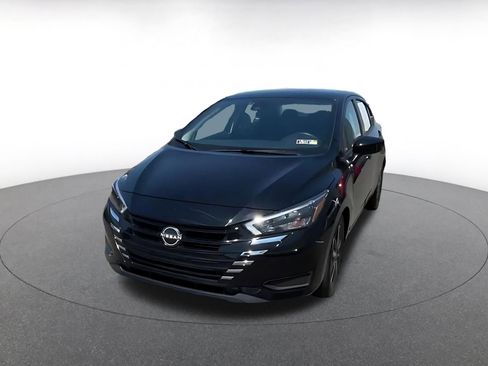 Used 2025 Nissan Versa SV FWD image 5