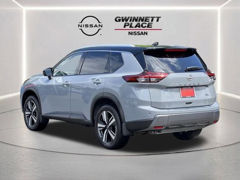 Certified 2025 Nissan Rogue SL w/ SL Premium Package FWD image 25