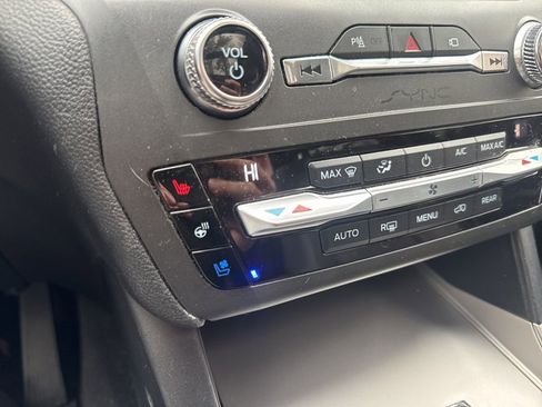 Used 2020 Ford Explorer Limited w/ Class III Trailer Tow Package image 6