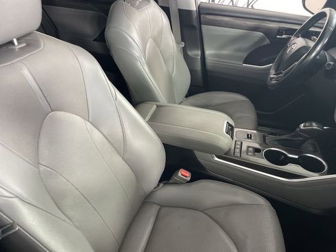 Used 2022 Toyota Highlander Limited image 26