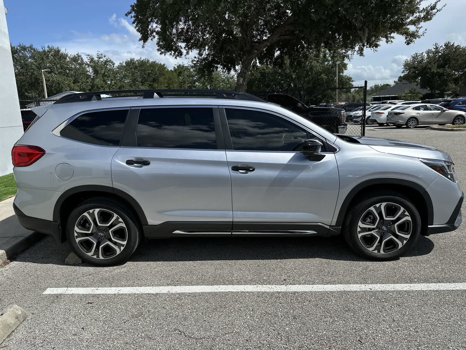 Used 2025 Subaru Ascent Limited AWD/4WD image 10