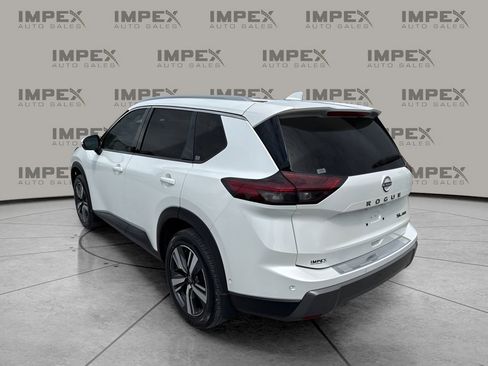 Used 2024 Nissan Rogue SL w/ SL Premium Package AWD/4WD image 3