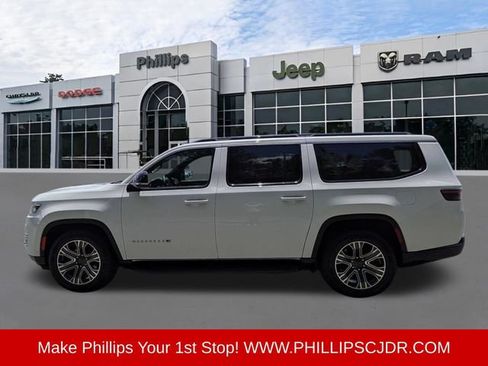 Certified 2024 Jeep Wagoneer L Series II AWD/4WD image 6