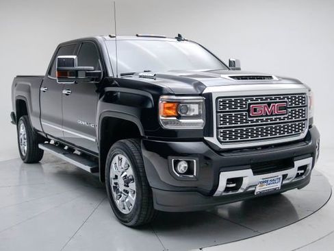 Used 2019 GMC Sierra 2500 Denali w/ Duramax Plus Package image 9