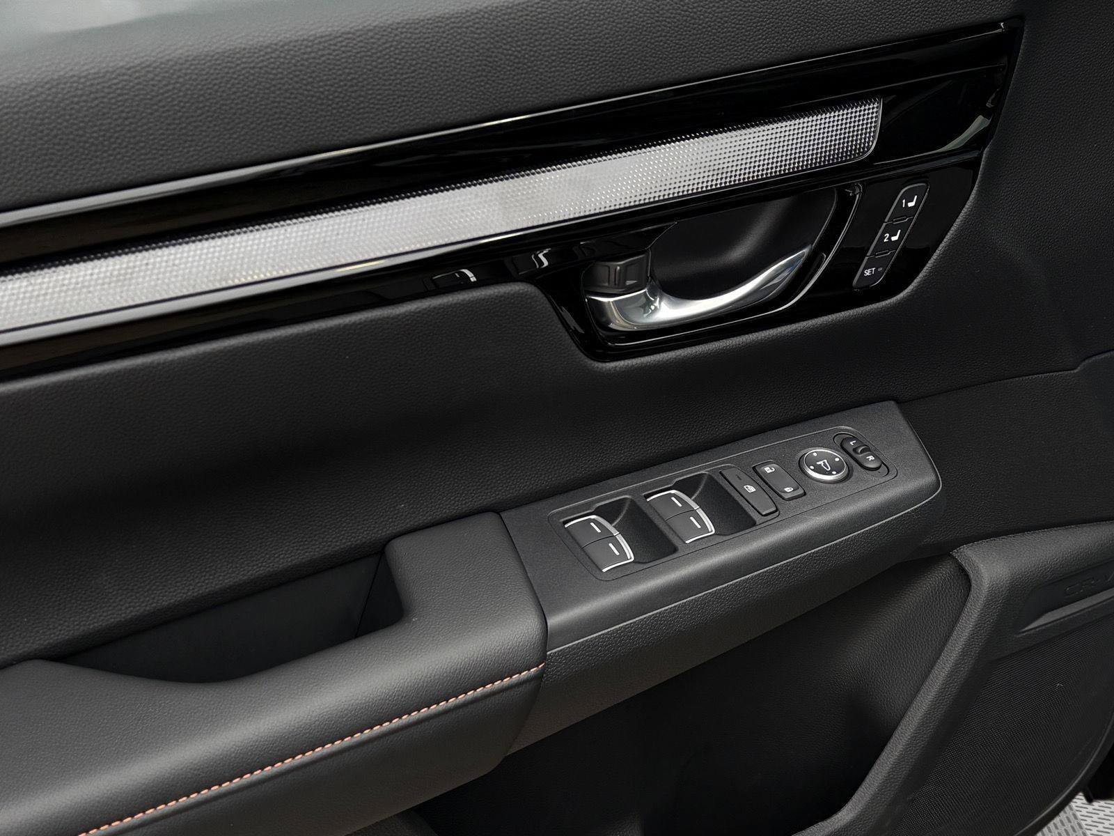 Certified 2026 Honda CR-V Sport Touring image 9