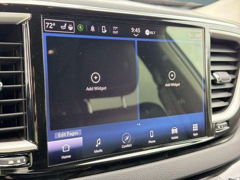Used 2024 Chrysler Pacifica Touring-L FWD image 23