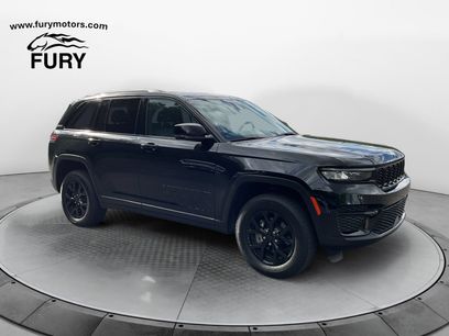 Used 2025 Jeep Grand Cherokee Altitude