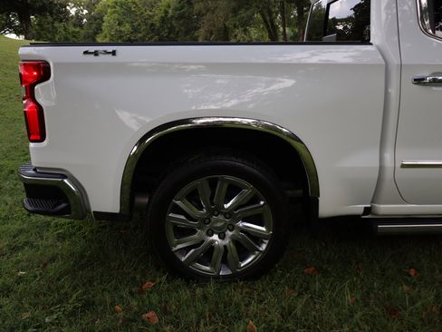 Used 2022 Chevrolet Silverado 1500 LTZ w/ LTZ Premium Package image 17