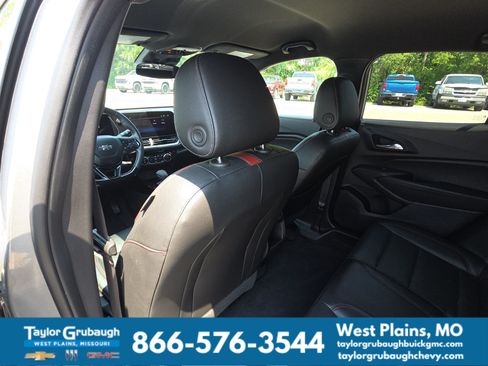 Used 2025 Chevrolet Trax RS FWD image 27