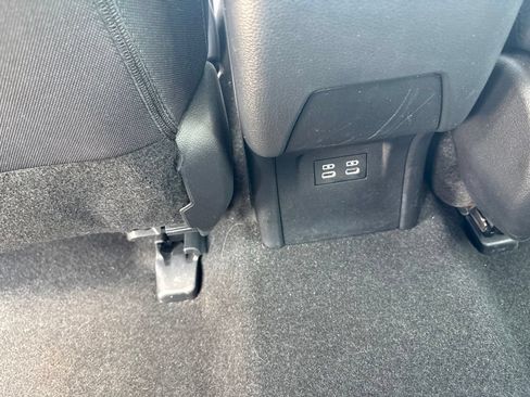 Used 2025 Toyota Prius LE FWD image 21
