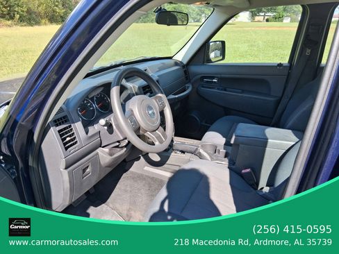 Used 2012 Jeep Liberty Sport image 5