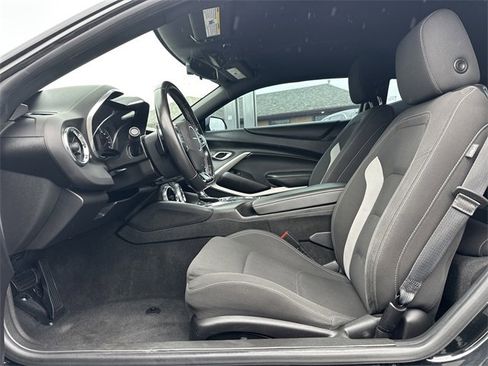 Used 2021 Chevrolet Camaro LT image 10