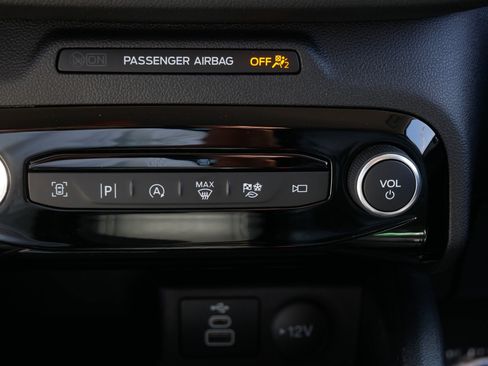 Certified 2024 Ford Escape Platinum AWD/4WD image 23