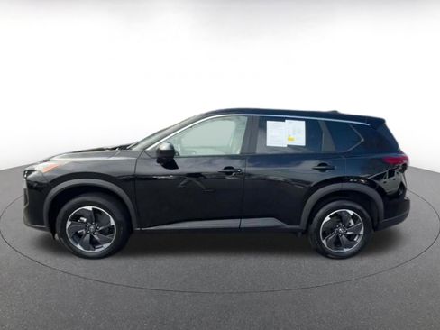 Used 2025 Nissan Rogue SV FWD image 9