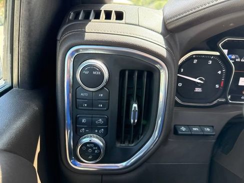 Used 2022 GMC Sierra 2500 Denali w/ Denali Ultimate Package AWD/4WD image 23