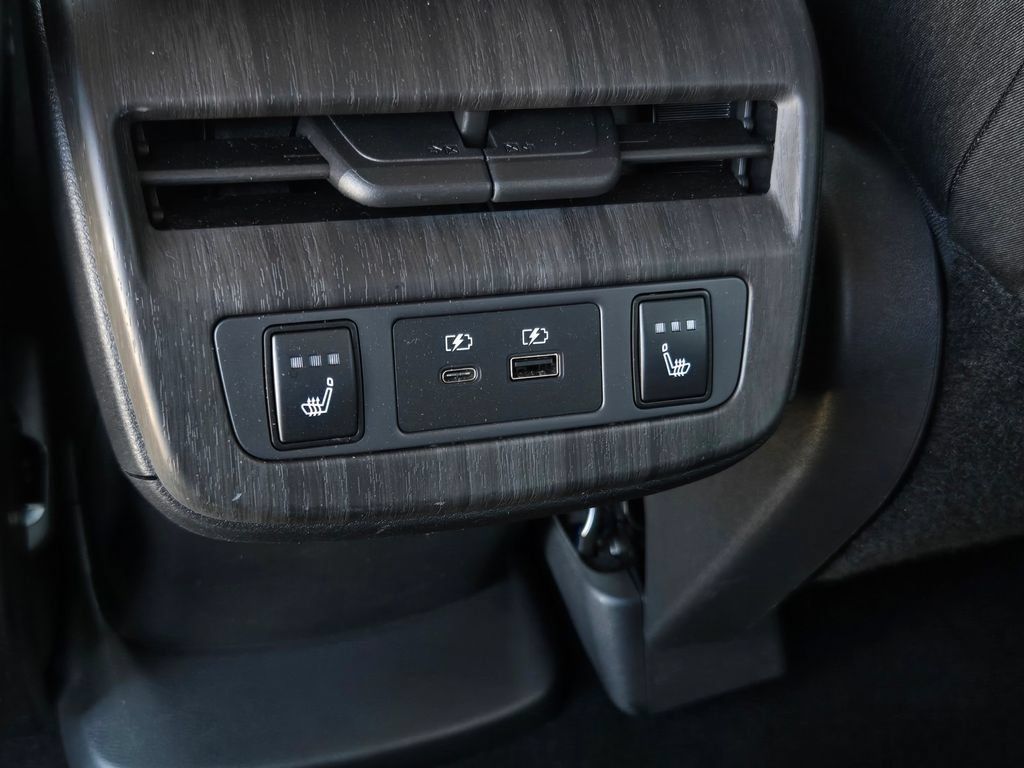 Used 2023 Nissan Ariya FWD image 14
