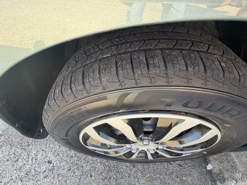 Used 2009 Toyota Camry LE FWD image 5