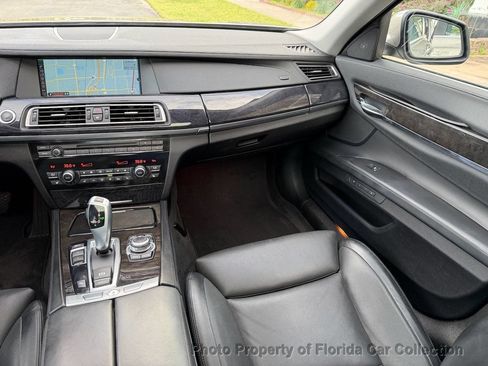 Used 2011 BMW 750i RWD image 12