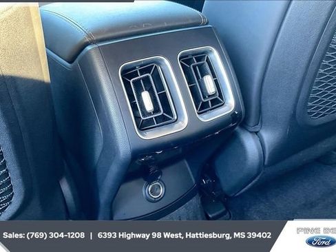 Used 2025 Kia Sorento EX w/ Panoramic Sunroof Package image 24